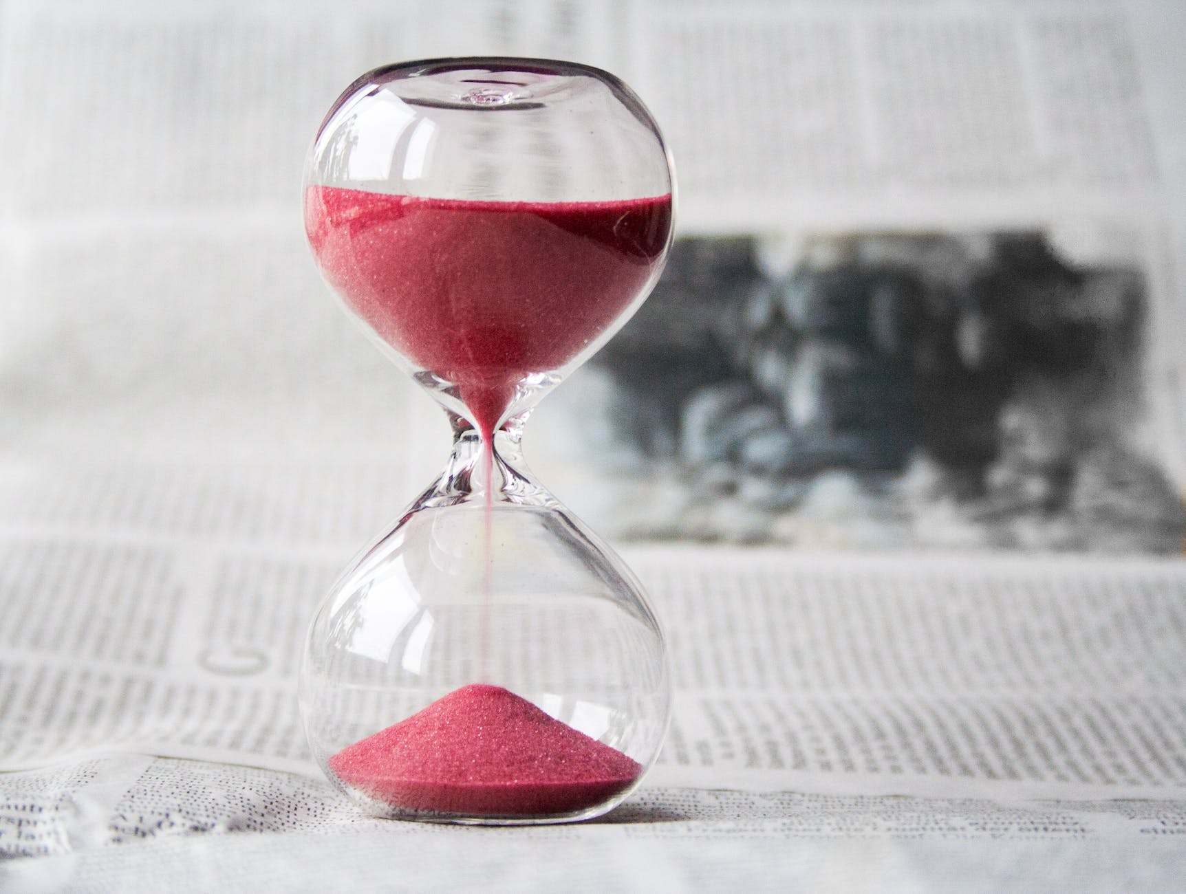 clear glass with red sand grainer and time management
